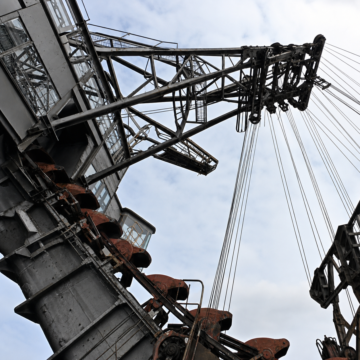 THE IMPORTANCE OF RESPONSIBLE MINING WITH THE USE OF PROPERLY WORKING MINING EQUIPMENT